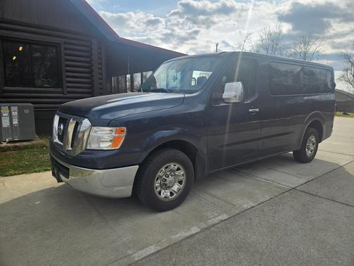 2015 Nissan NV Passenger NV3500 HD SV V6