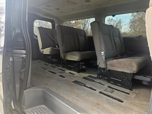 2015 Nissan NV Passenger NV3500 HD SV V6