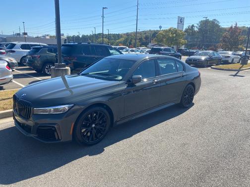 2022 BMW 750 i xDrive