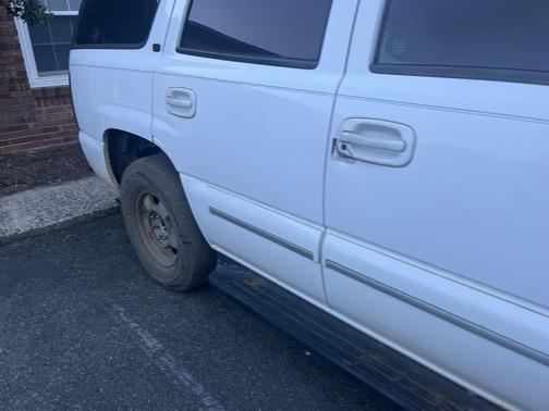 White 2003 Chevrolet Tahoe LT