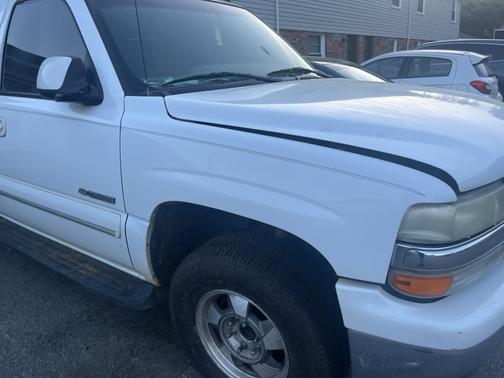 White 2003 Chevrolet Tahoe LT