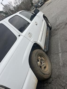 White 2003 Chevrolet Tahoe LT