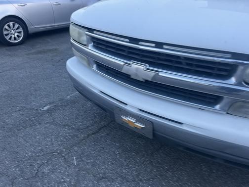 White 2003 Chevrolet Tahoe LT