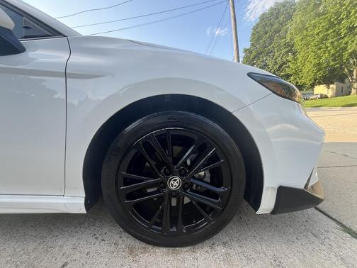 White 2025 Toyota Camry SE