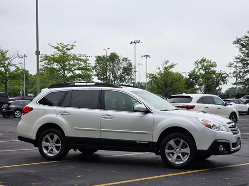 White 2014 Subaru Outback 2.5i Premium