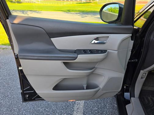 Black 2016 Honda Odyssey EX-L