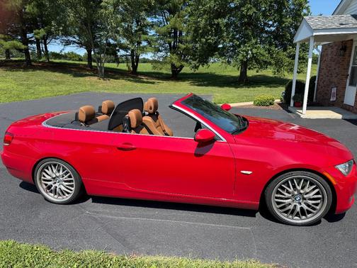 Red 2009 BMW 335 i