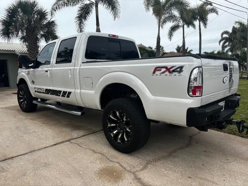 White 2012 Ford F-250 Lariat