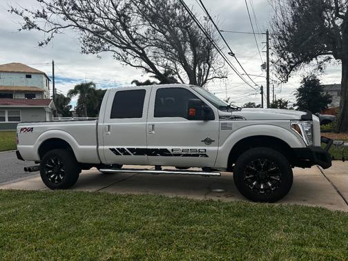White 2012 Ford F-250 Lariat