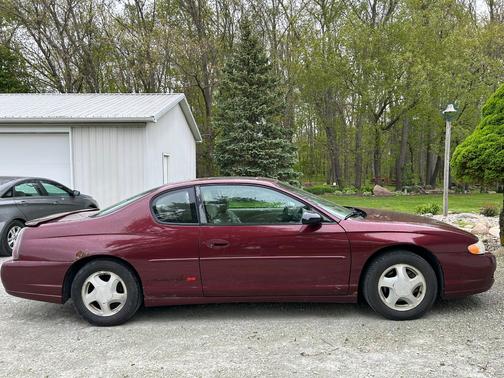 Brown 2001 Chevrolet Monte Carlo LS
