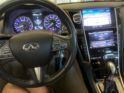 2015 INFINITI Q50 Premium