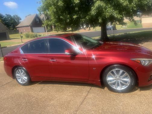 2015 INFINITI Q50 Premium