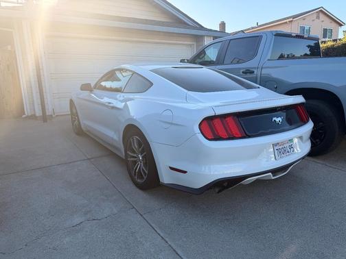 White 2016 Ford Mustang EcoBoost Premium