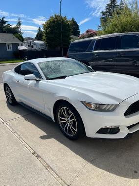 White 2016 Ford Mustang EcoBoost Premium