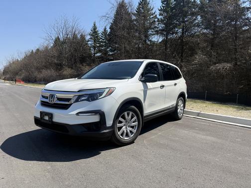 White 2019 Honda Pilot LX