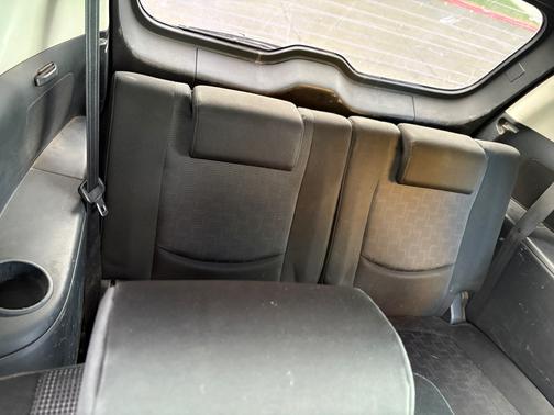 2010 Mazda Mazda5 Sport