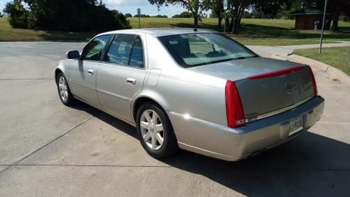 2006 Cadillac DTS Base