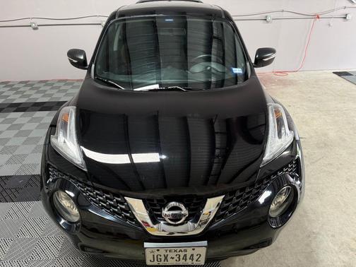Black 2016 Nissan Juke SV