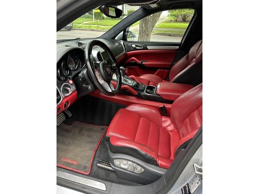 2017 Porsche Cayenne S E-Hybrid Platinum Edition
