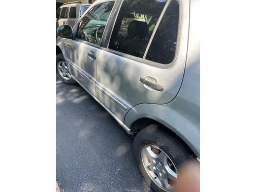 2000 Mercedes-Benz M-Class ML320 4MATIC