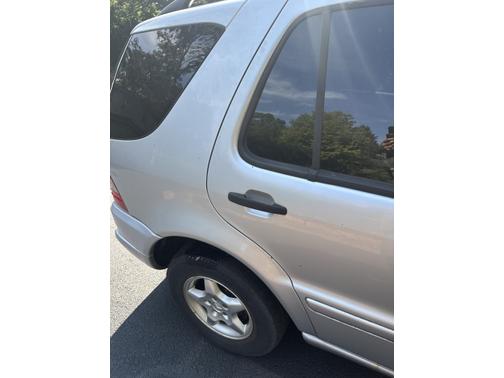 2000 Mercedes-Benz M-Class ML320 4MATIC