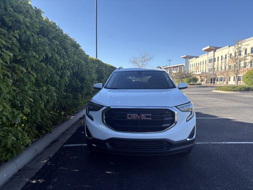 White 2018 GMC Terrain SLE