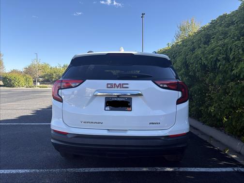 White 2018 GMC Terrain SLE