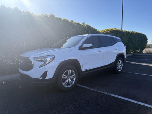 White 2018 GMC Terrain SLE