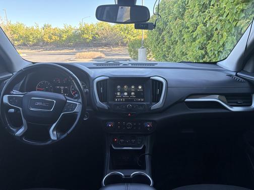 White 2018 GMC Terrain SLE