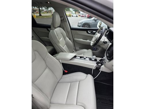 2018 Volvo XC60 Recharge Plug-In Hybrid T8 Inscription