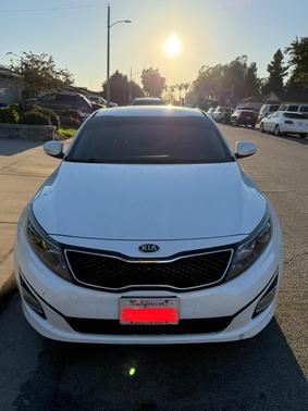 White 2015 Kia Optima LX