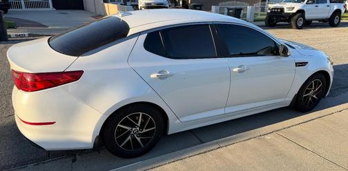 White 2015 Kia Optima LX