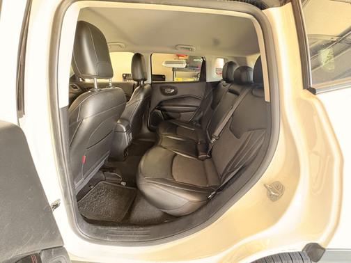 White 2021 Jeep Compass Trailhawk