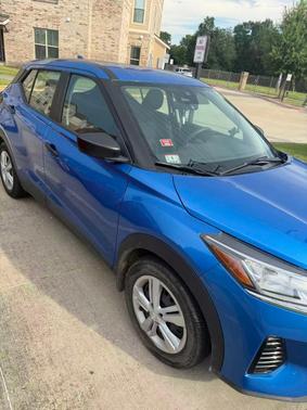 Blue 2022 Nissan Kicks S