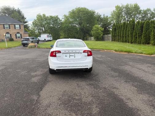 White 2018 Volvo S60 Inscription T5