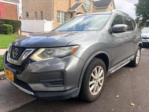 Gray 2019 Nissan Rogue SV