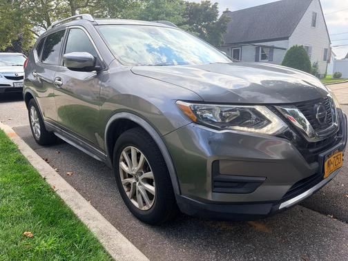 Gray 2019 Nissan Rogue SV