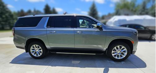2023 Chevrolet Suburban Premier