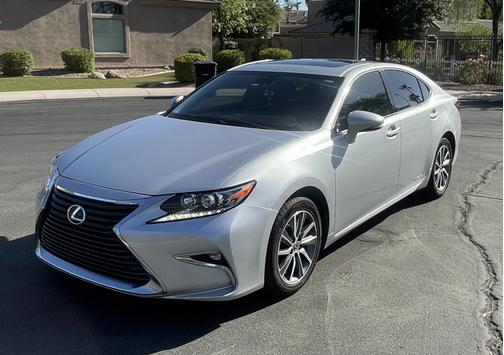 2016 Lexus ES 300h Base