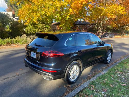 2016 Porsche Cayenne Cayenne