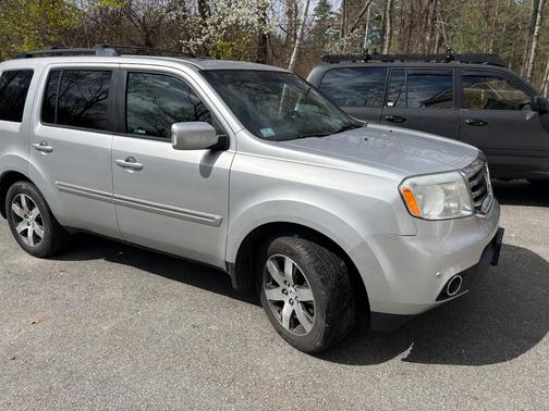 Silver 2012 Honda Pilot Touring