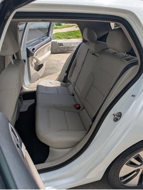 White 2016 Volkswagen e-Golf SEL Premium