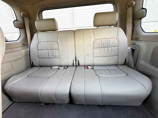 Beige 2004 Lexus LX 470 Base