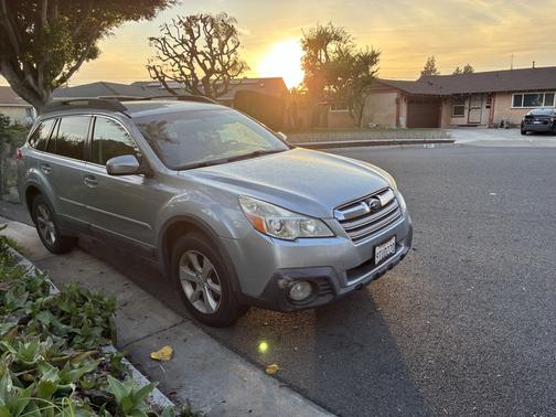 2014 Subaru Outback 2.5i Premium