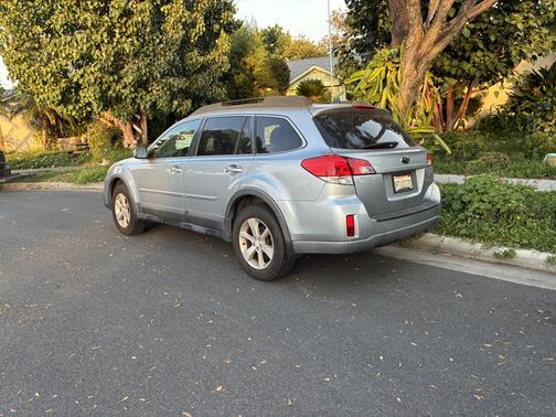 2014 Subaru Outback 2.5i Premium