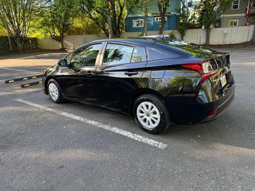 Black 2020 Toyota Prius L