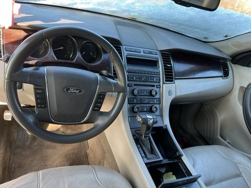 2012 Ford Taurus SEL