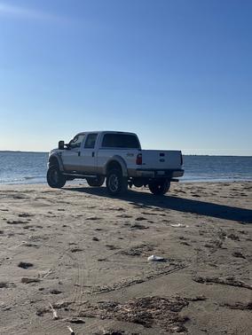 White 2008 Ford F-250 Lariat Crew Cab Super Duty