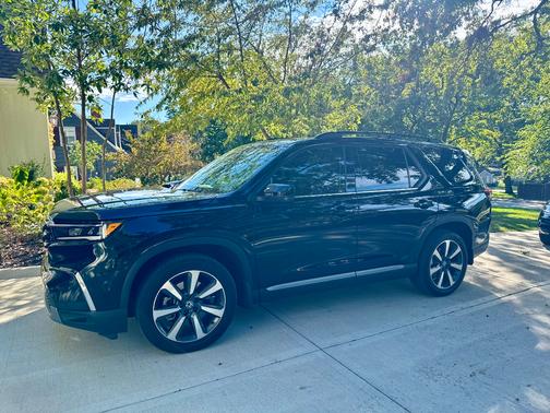 Black 2023 Honda Pilot Elite