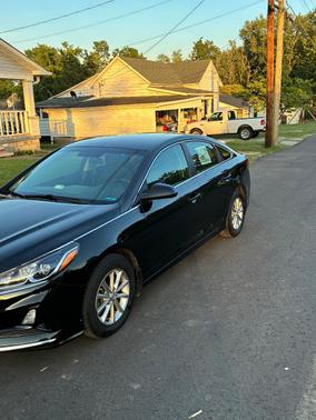 Black 2019 Hyundai SONATA SE